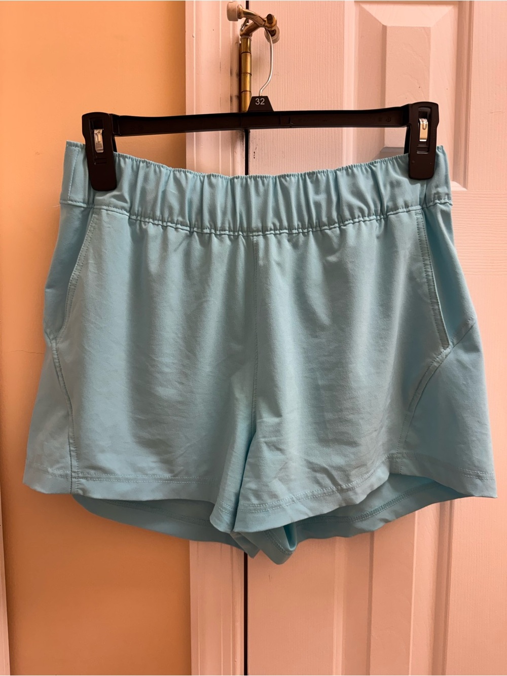 Columbia turquoise water shorts size large